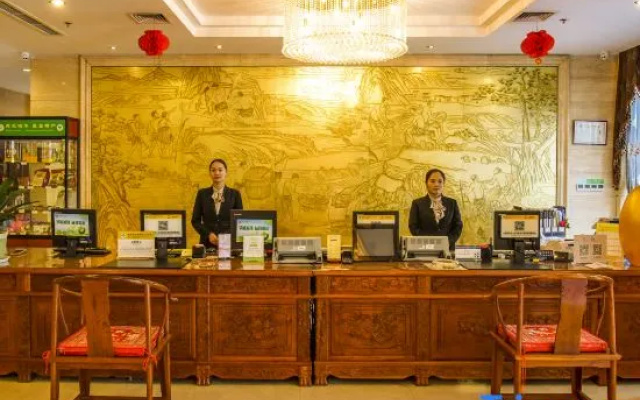 Gold Hotel