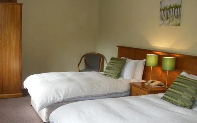 Tumbling Weir Hotel