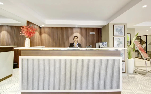 Saltstayz Premier – Galleria Market Road & Sector 27