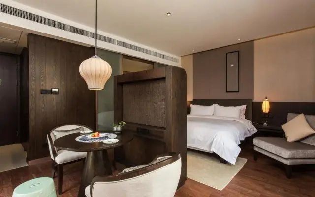 Chinaware Hotel