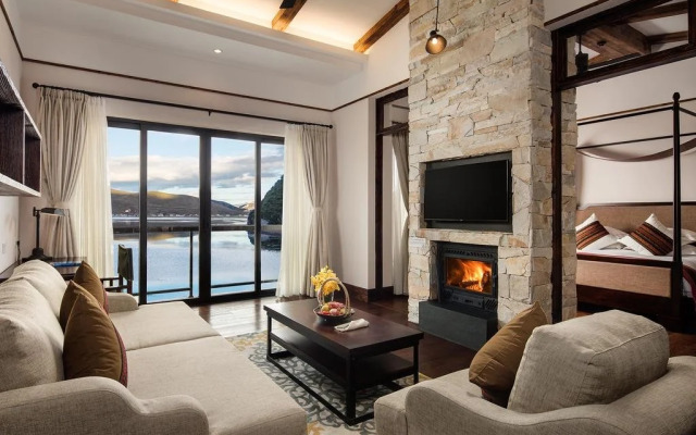 High Mountain Resort Shangri-la
