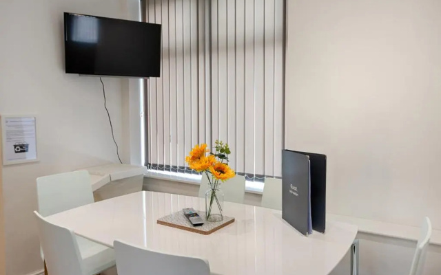 Eaton House 2 - TV in Every Bedroom!