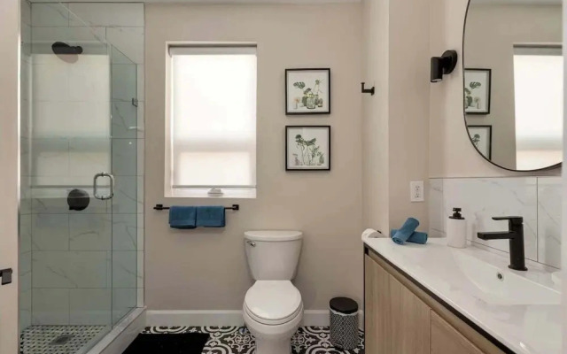2BR Suite With LRG Patio!