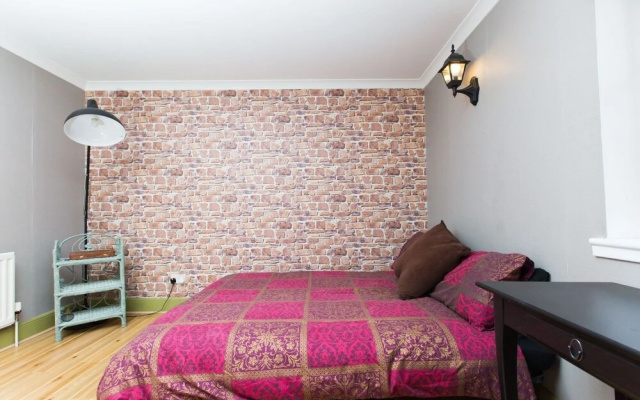Charming 2BR Flat for 4 Overlooking Holyrood Park