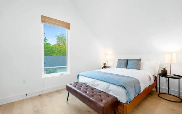 Stylish 2 Bedroom Retreat in South Austin