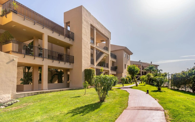 Apartment in Estepona with sea view