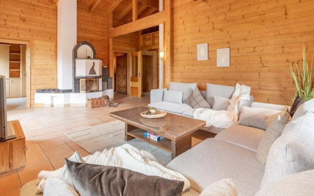 Charming Holiday Home in Maurach am Achensee