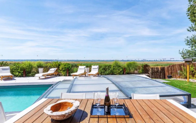 Indigo-Piscine chauffee jusquau 30/10