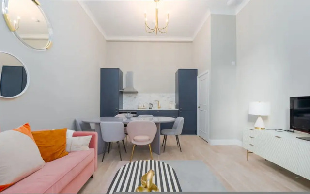 Stunning Notting Hill Apartment PS4