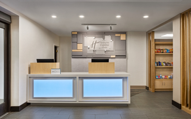 Holiday Inn Express & Suites Greenville - Downtown by IHG