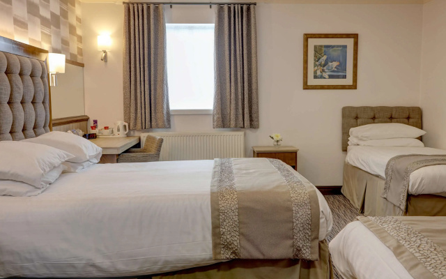 Best Western Plus Pastures Hotel