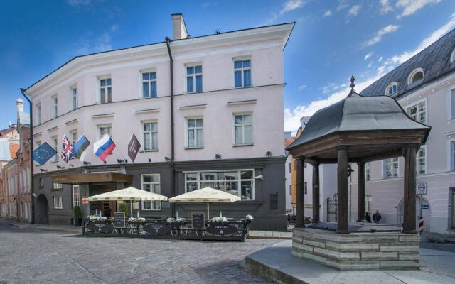 Отель St.Petersbourg вид на фасад