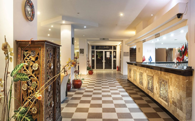 Temple Class Hotel
