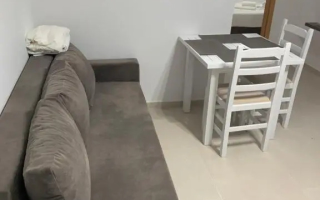 Leko’s apt 106