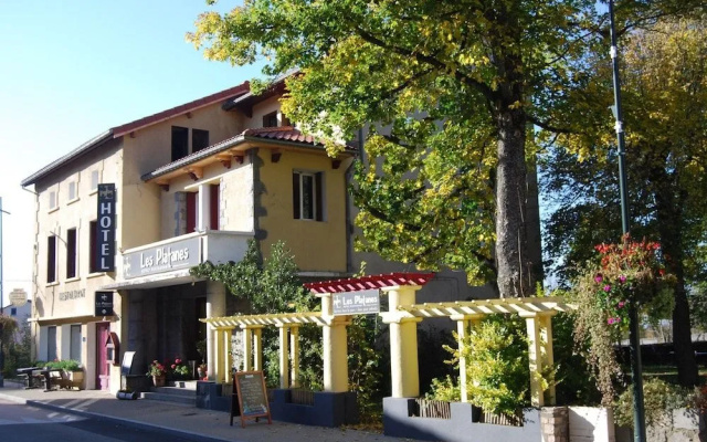 Hôtel Restaurant les Platanes