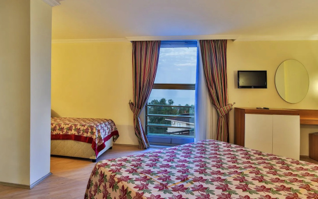 Hedef Beach Resort
