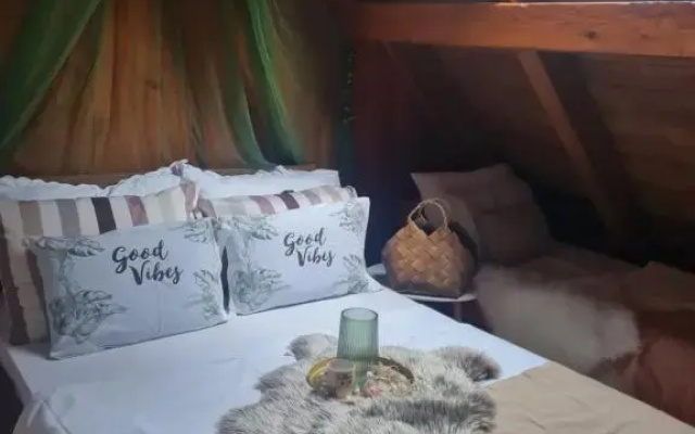 Vikendica Pahuljica