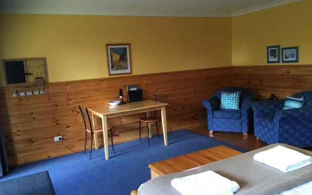 Clifton Beach Lodge