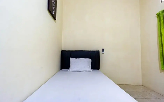 OYO Life 2420 Kost Luqman 1