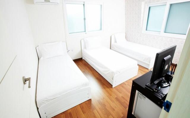 Отель 24 Guesthouse Gangnam комната для гостей