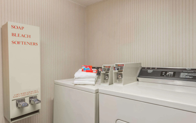 Days Inn by Wyndham Yadkinville