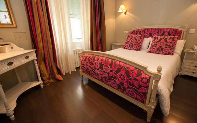 Logis Paris Rome