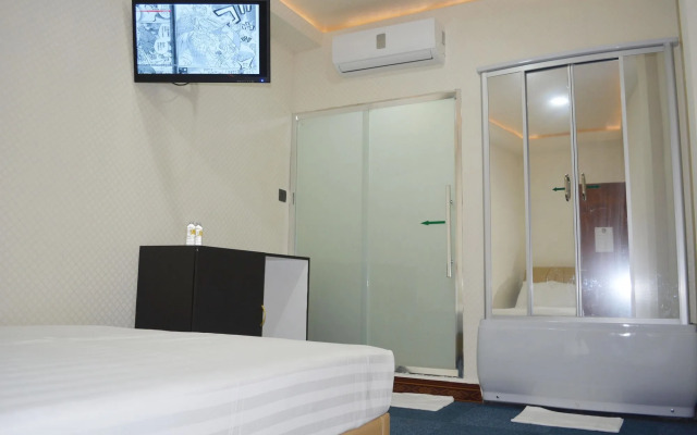 999 Hotel