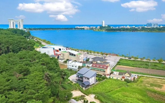 Gangneung Haewadal Pension