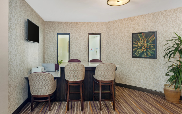 Best Western Plus Otonabee Inn