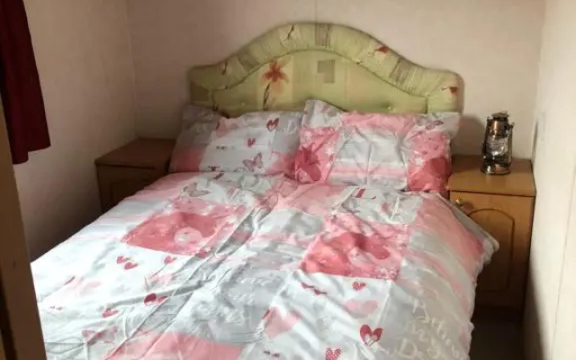 Lovely 3 Bedroom 8 Berth Caravan in Rhyl