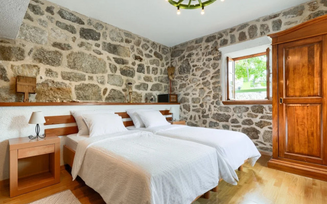 Traditional Stone House Adrian