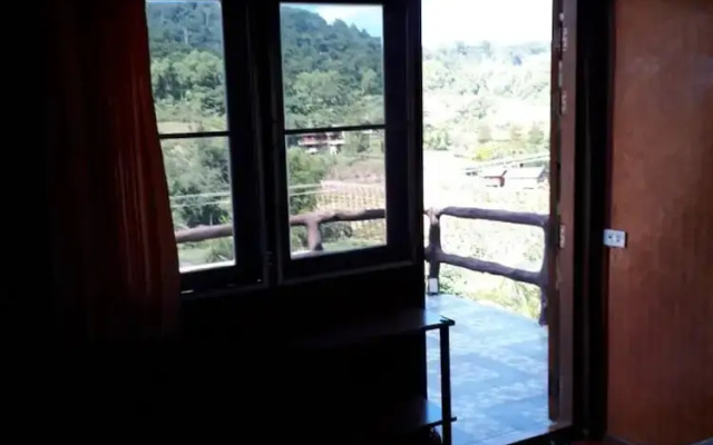 Baanrai 83 Jirasin