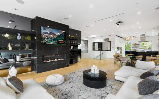 Sunset Heights - Elegant Modern Villa With Beautiful Views in the Hills