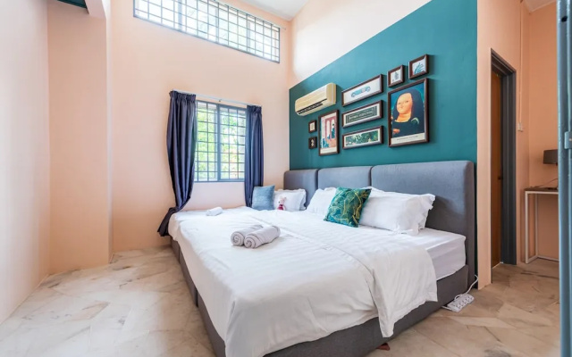 Corner 3BR Landed House at Sepang