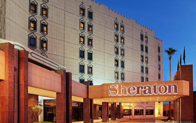 Sheraton Riyadh Hotel & Towers вид на фасад