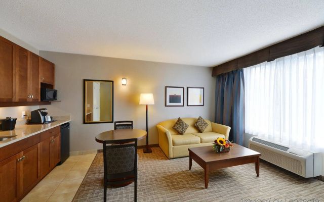 Hotel Kelowna & Conference Centre