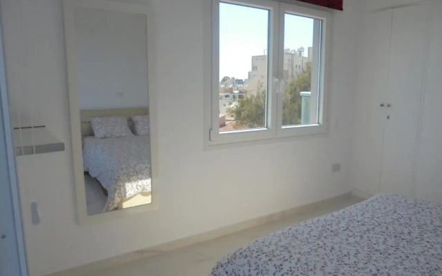 Kermia Court - Beach-front, modern 2 bedroom -sleeps 6