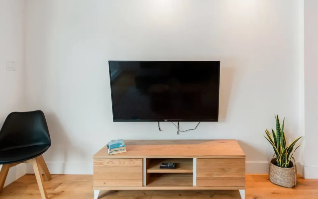 Hip, Stylish Apartment in Little Italy