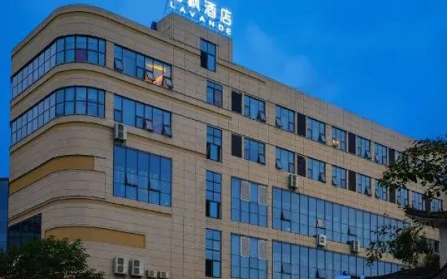 Lavande Hotel (Luxian Station Yuchan Avenue Branch)