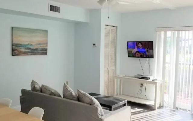 202 Mariners Cove Studio Bedroom Home