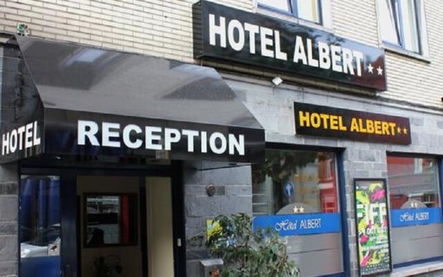 Отель Albert Hotel Бельгия, Брюссель - 1 отзыв об отеле, цены и фото номеров - забронировать отель Albert Hotel онлайн вид на фасад