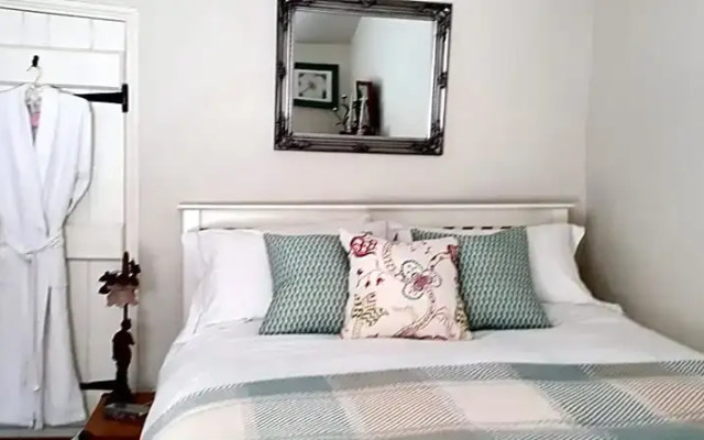 Tracebridge Cottage B&B
