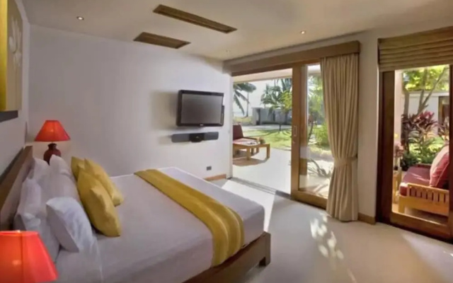 5 Bedroom Beachfront Villa - Chef Maid Nanny