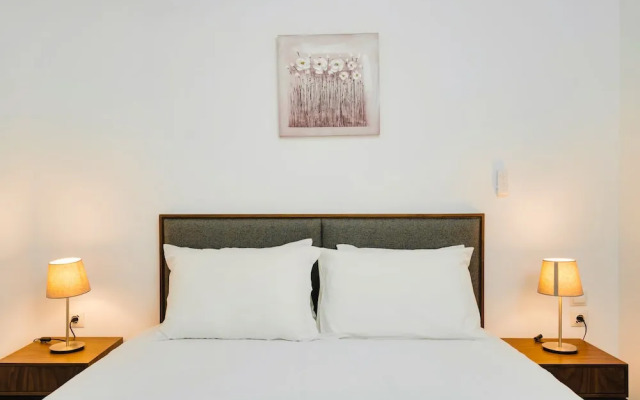 "sanders Home Suites - Bright Downtown 1-bdr. Apt."