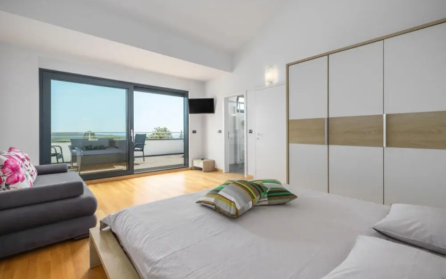 Awesome Home in Valtura with Hot Tub, WiFi & 3 Bedrooms