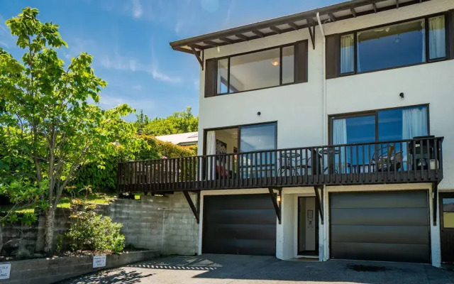 Town Centre Location With Stunning View - Unit 1