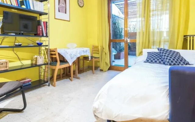JOIVY Quiet Apt w Terrace in Beautiful Area
