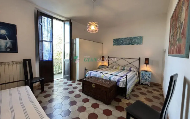 5 Beds in a Prestigious Villa-rif Leccio