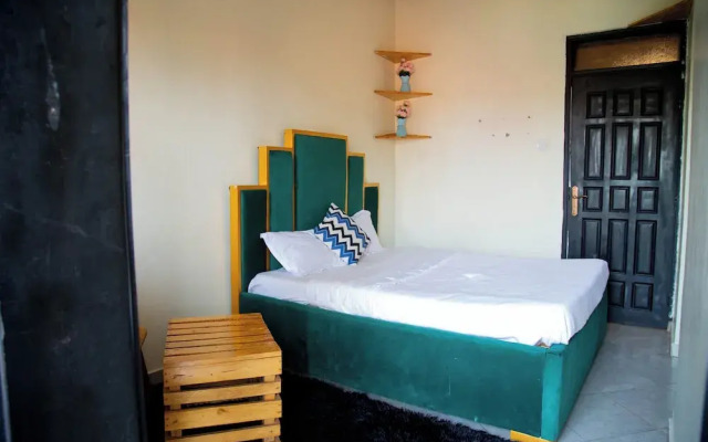 Noaz Hotel