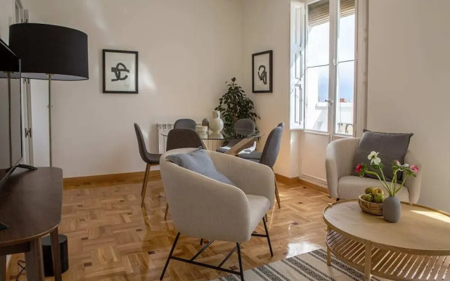 Beautiful 4 Bed 2 Bath Apt in Salamanca